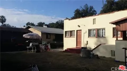 Exterior - 1302 E Villa St, Pasadena, CA 91106 photo 3 of 6