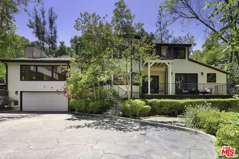 3526 Mound View Ave, Studio City, CA 91604