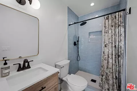 6311 Colbath Ave, Van Nuys, CA 91401 photo 14