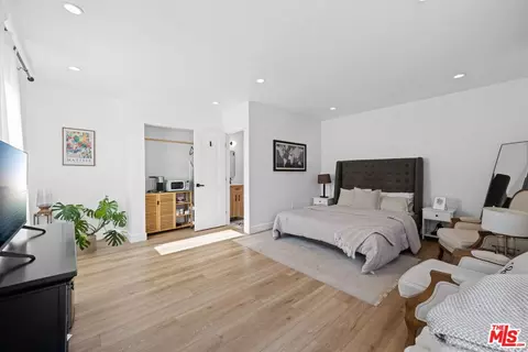 6311 Colbath Ave, Van Nuys, CA 91401 photo 13