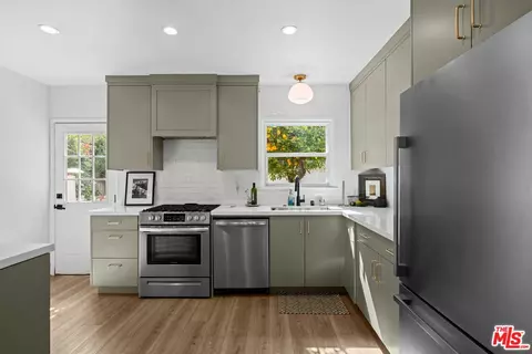 6311 Colbath Ave, Van Nuys, CA 91401 photo 5