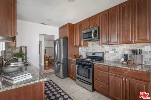 7715 Mcnulty Ave, Winnetka, CA 91306 photo 20
