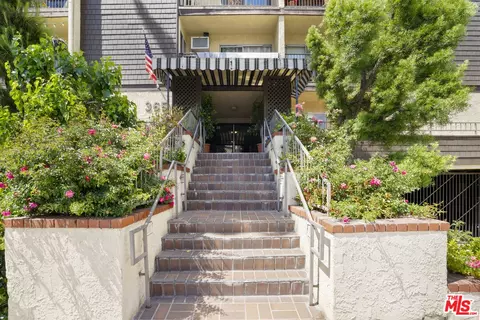365 Burchett St #304, Glendale, CA 91203