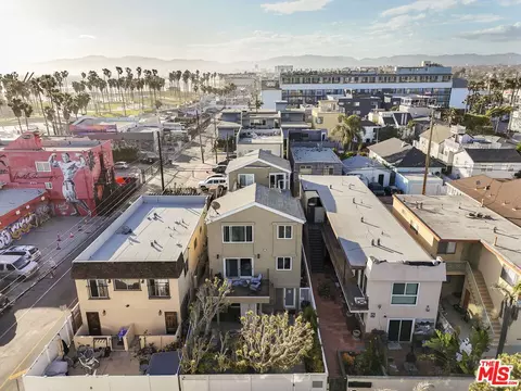 View/Area - 11 19th Ave, Venice, CA 90291 photo 4 of 5