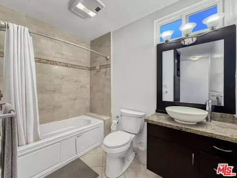 Bath - 11 19th Ave, Venice, CA 90291 photo 6 of 6