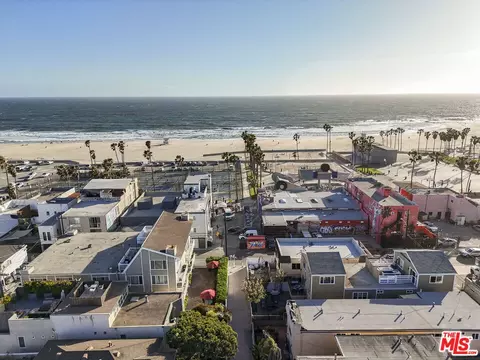 View/Area - 11 19th Ave, Venice, CA 90291 photo 3 of 5