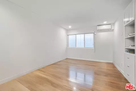 Bedroom - 11 19th Ave, Venice, CA 90291 photo 3 of 6
