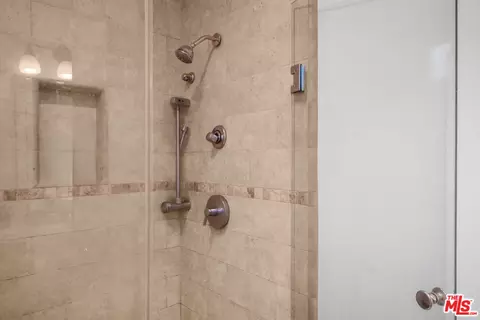 Bath - 11 19th Ave, Venice, CA 90291 photo 5 of 6