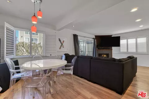 Dining - 11 19th Ave, Venice, CA 90291 photo 1 of 1
