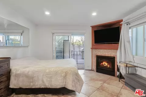 Bedroom - 11 19th Ave, Venice, CA 90291 photo 5 of 6