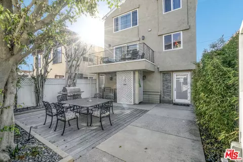 Exterior - 11 19th Ave, Venice, CA 90291 photo 1 of 9