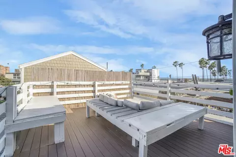 Exterior - 11 19th Ave, Venice, CA 90291 photo 5 of 9
