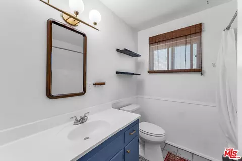 Bath - 5608 Lime Ave #3, Long Beach, CA 90805 photo 4 of 4