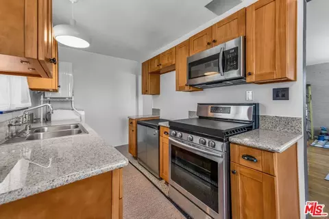Kitchen - 5608 Lime Ave #3, Long Beach, CA 90805 photo 1 of 1