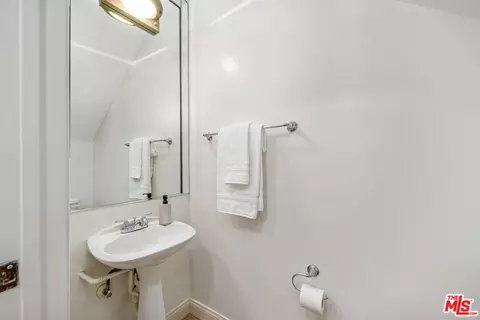 1663 Malcolm Ave #103, Los Angeles, CA 90024 photo 17