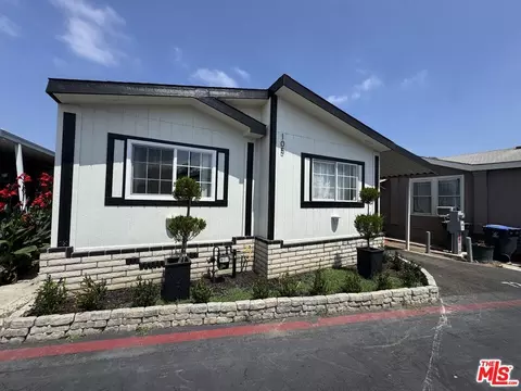 105 Prince Ln, Santa Ana, CA 92704