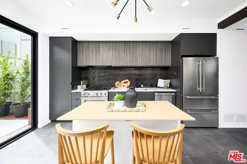 Kitchen - 746 Brooks Ave, Venice, CA 90291 photo 1 of 1
