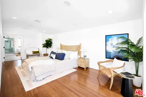 Bedroom - 746 Brooks Ave, Venice, CA 90291 photo 2 of 3