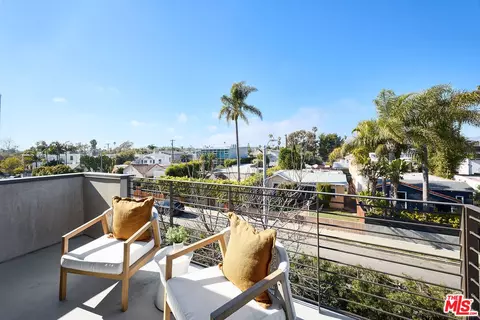 Other - 746 Brooks Ave, Venice, CA 90291 photo 4 of 6