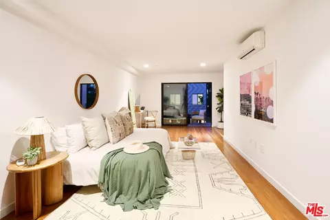 Bedroom - 746 Brooks Ave, Venice, CA 90291 photo 3 of 3