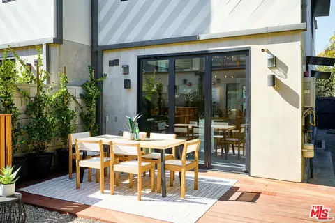 Exterior - 746 Brooks Ave, Venice, CA 90291 photo 1 of 5