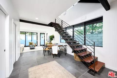 Entry Way - 746 Brooks Ave, Venice, CA 90291 photo 1 of 2