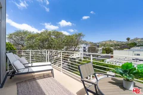 944 N Stanley Ave #2, West Hollywood, CA 90046