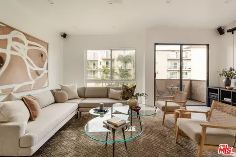 2307 Fox Hills Dr #201, Los Angeles, CA 90064