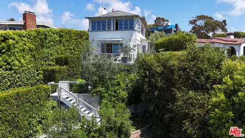 271 Amalfi Dr, Santa Monica, CA 90402