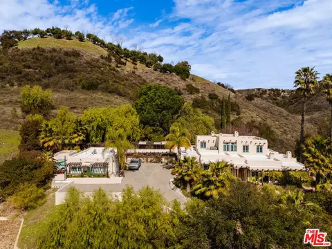 2865 Marquette Dr, Topanga, CA 90290