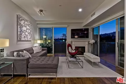 855 N Croft Ave #306, Los Angeles, CA 90069
