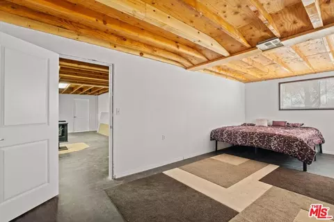 Bedroom - 3224 Shawnee Trl, Landers, CA 92285 photo 3 of 3