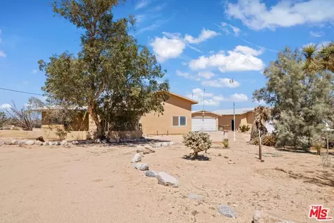 Exterior - 3224 Shawnee Trl, Landers, CA 92285 photo 3 of 5