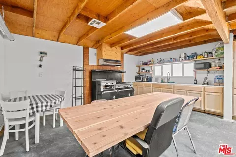 Kitchen - 3224 Shawnee Trl, Landers, CA 92285 photo 1 of 2