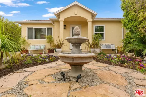 14747 Hartsook St, Sherman Oaks, CA 91403