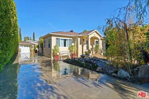 14745 Hartsook St, Sherman Oaks, CA 91403