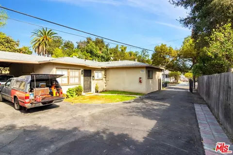 965 N Summit Ave, Pasadena, CA 91103 photo 9