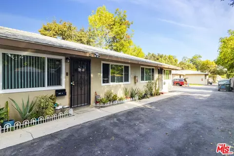 965 N Summit Ave, Pasadena, CA 91103 photo 2