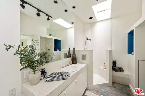2228 Walnut Ave, Venice, CA 90291 photo 36