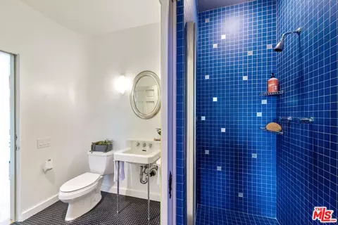 2228 Walnut Ave, Venice, CA 90291 photo 29