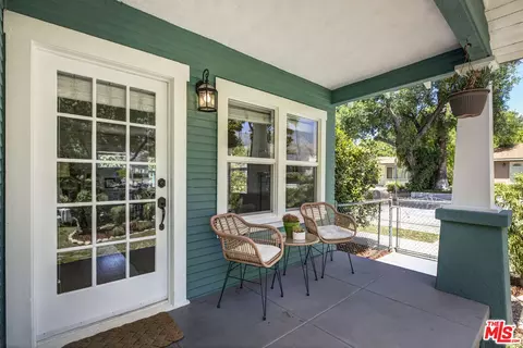 1454 Elizabeth St, Pasadena, CA 91104