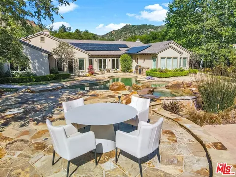 29734 Mulholland Hwy, Agoura Hills, CA 91301