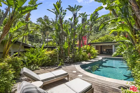 8547 Appian Way, Los Angeles, CA 90046