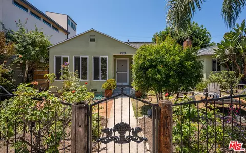 2337 Cloy Ave, Venice, CA 90291