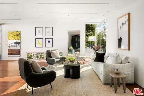 Living - 702 6th Ave, Venice, CA 90291 photo 4 of 4