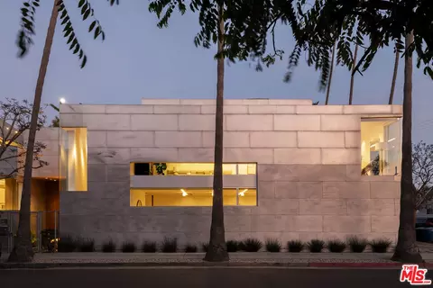 Exterior - 702 6th Ave, Venice, CA 90291 photo 5 of 5
