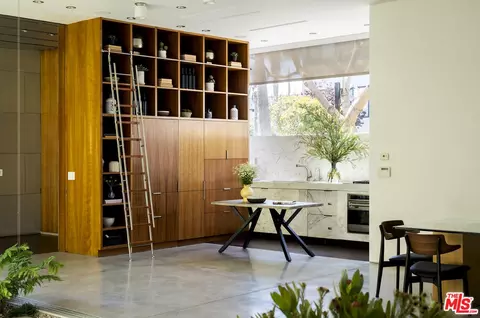 Kitchen - 702 6th Ave, Venice, CA 90291 photo 1 of 1