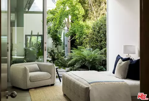 Bedroom - 702 6th Ave, Venice, CA 90291 photo 1 of 5