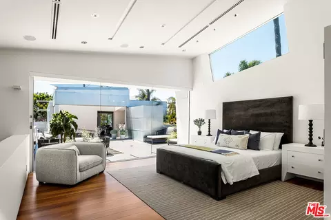 Bedroom - 702 6th Ave, Venice, CA 90291 photo 4 of 5