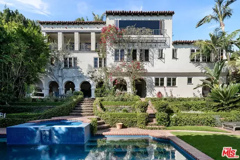7464 Hillside Ave, Los Angeles, CA 90046